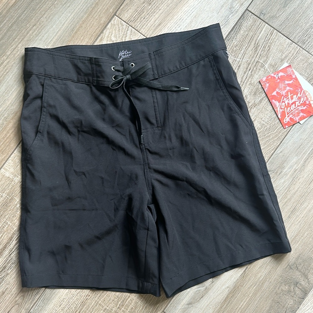 NWT Kortni Jeane classic black board shorts for men